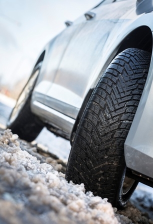 Всесезонните гуми Nokian Weatherproof са победител в  теста за гуми на Auto Express